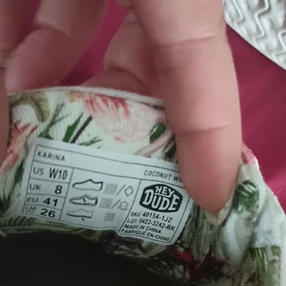 Hey Dude Women's White and Pink Sneakers Size 10W Great Condition 🌺 Spring - Picture 3 of 10